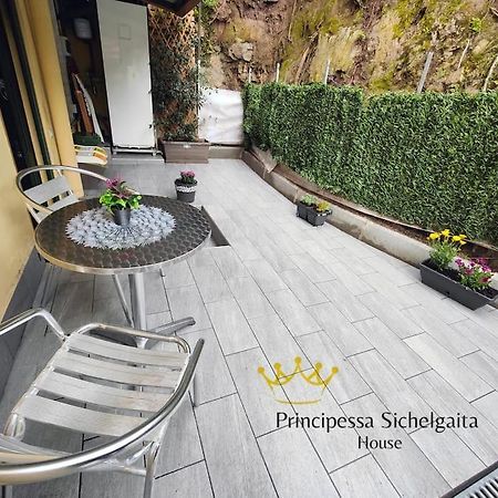 Principessa Sichelgaita House Villa Salerno Bagian luar foto