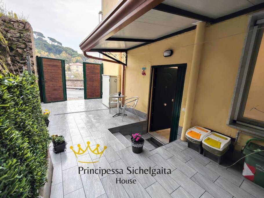 Principessa Sichelgaita House Villa Salerno Bagian luar foto